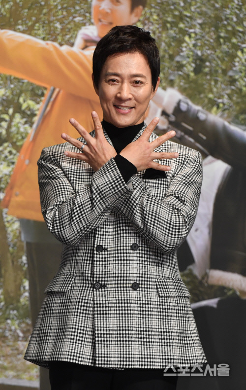 [포토]최수종, \'친한 예능\'의 맏형으로...