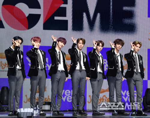 [포토] VERIVERY (베리베리), '페이스미'로...인사드려요~