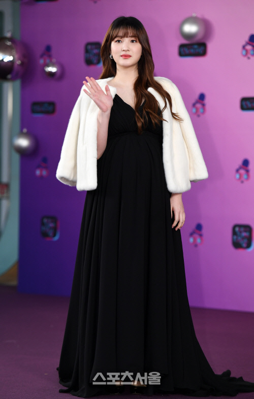 [포토]\'살림남\'의 율희, KBS연예대상엔 홀로...