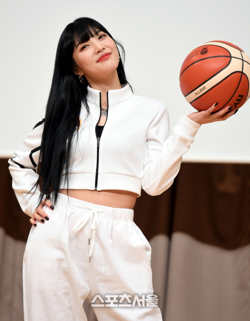[포토] 레드벨벳 조이, 미모의 농구단 매니저