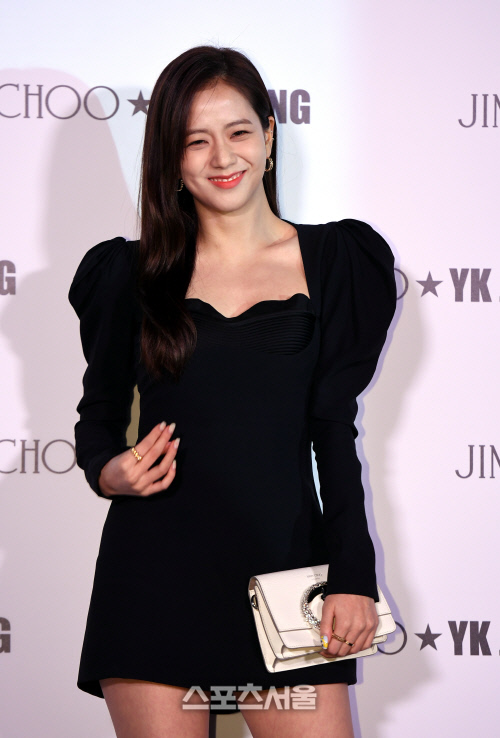 [포토] 블랙핑크 지수, 블랙 패션에 활짝 핀 미소