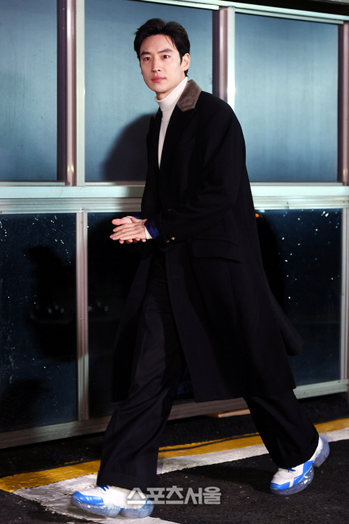 [포토] 이제훈, 강렬한 눈빛 장착!