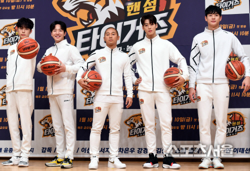 [포토] 우선호-이태선-쇼리-차은우-문수인 \'진지한 눈빛\'