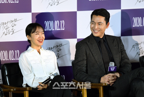 [포토]전도연, '정우성과 연기 더 하고 싶다는 생각이...'