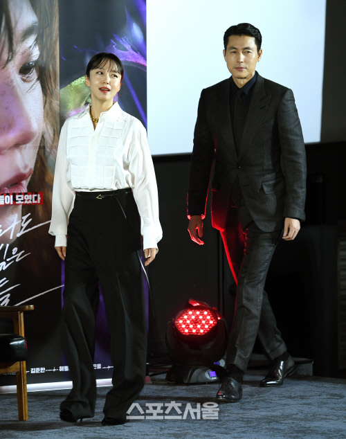 [포토]전도연-정우성, '지푸라기라도 잡고 싶은 짐승들'로 첫 호흡