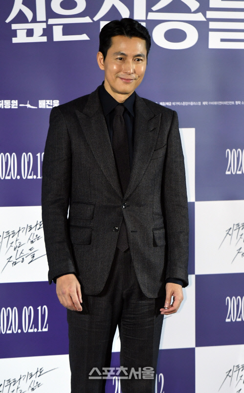 [포토]'지푸라기라도 잡고 싶은 짐승들' 제작보고회, 포즈 취하는 정우성