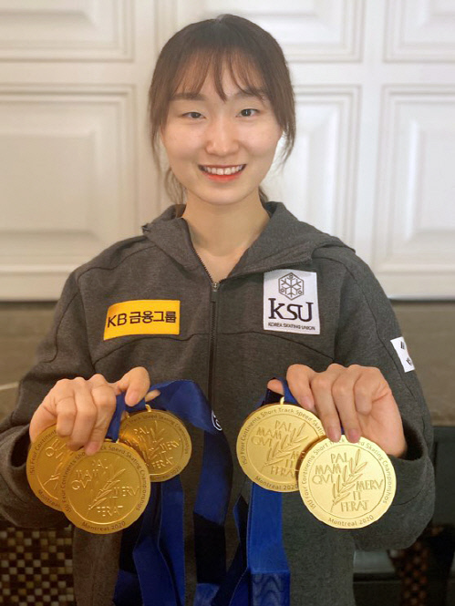 4대륙 5관왕 최민정 "새해 첫 대회 우승, 더욱 뜻깊다"