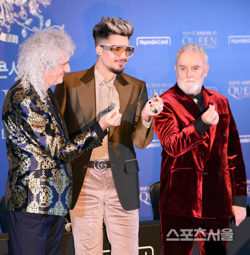 [포토] 퀸(QUEEN) 내한 기자회견, 이렇게 하는 거...맞죠?