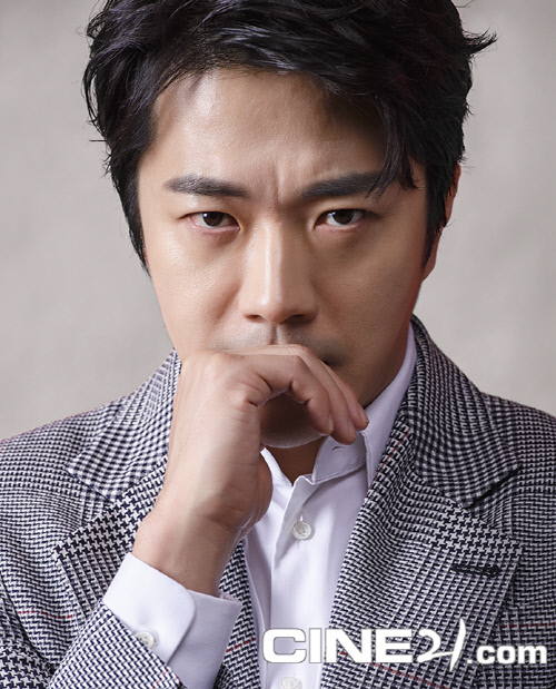 '히트맨' 권상우, 커버 화보 공개…멋짐이란 것이 폭발한다