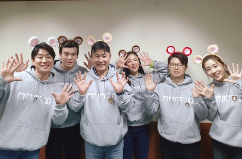 '해치지않아', 100만 관객 돌파…안재홍→강소라 깜찍 인증샷 공개