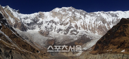 네팔 한국인 교사 실종 사고, 수색대 잠정 철수…눈 녹으면 수색 재개