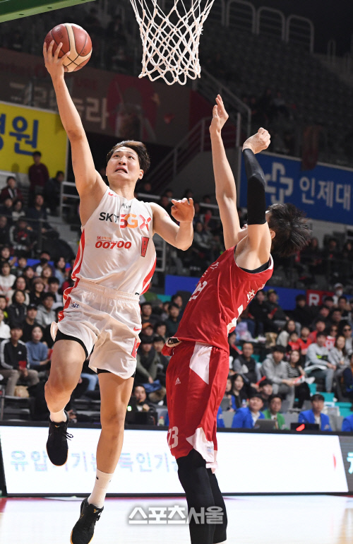 [포토] SK 안영준, 속공 레이업~!