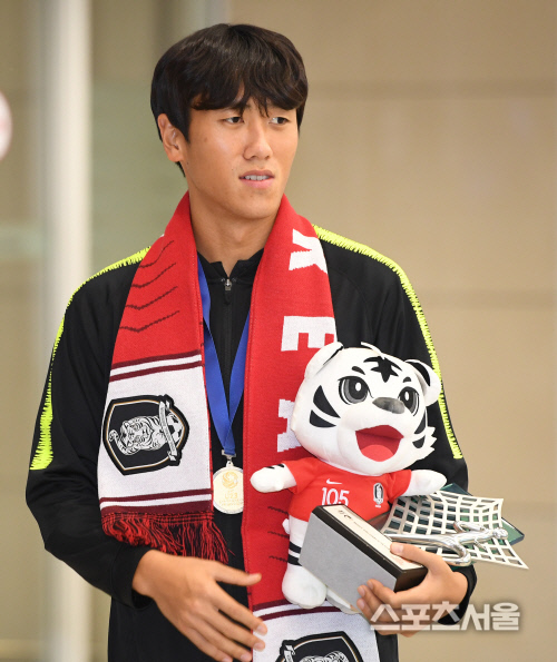 [포토] 원두재, 언성 히어로의 금의환향!