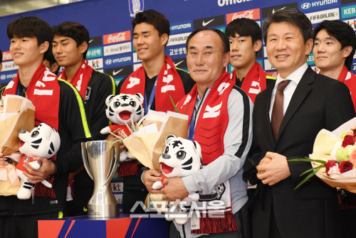 "런던올림픽 동메달 넘겠다" 챔피언십 첫 우승 김학범호, 새 역사에 도전장