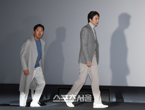 [포토]클로젯 시사회 입장하는 하정우-김남길