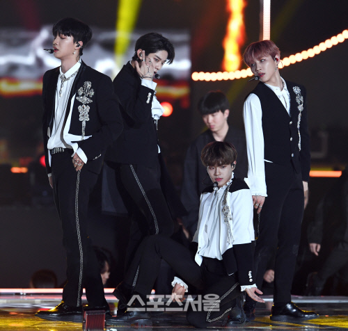 [포토]서울가요대상 무대에 오른 AB6IX