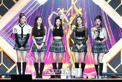 [포토]ITZY(있지), 서울가요대상 신인상 수상