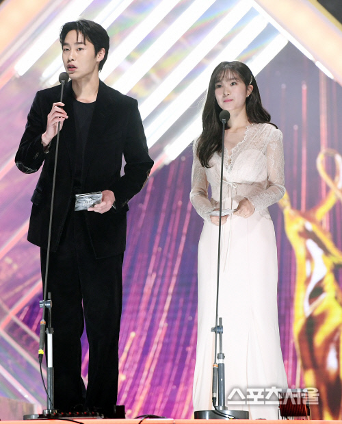 [포토] 이재욱-김혜윤, 환상의 시상 커플~!