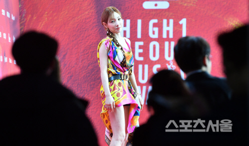 \'서울가요대상 레드카펫\' 태연 \'오늘 분위기 심상치않죠?\'[포토]