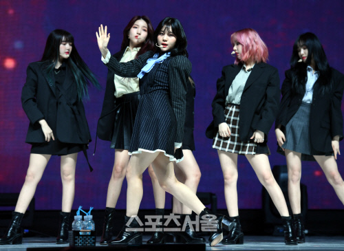 [포토] 여자친구 엄지, 귀여운 안무