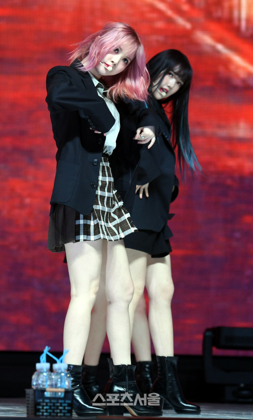 [포토] 여자친구 은하-예린, 심쿵 눈빛