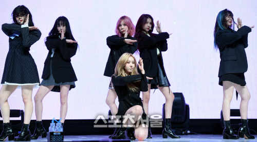 [포토] 여자친구, 귀에 맴도는 '교차로' 무대