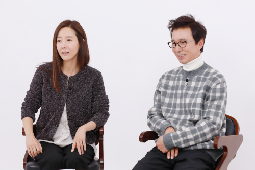 '자연스럽게' 강수지♥김국진, 스튜디오 MC 합류…애정 가득 녹화 현장