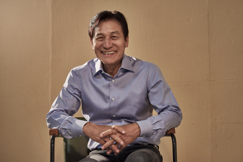 KPGA 홍보대사로 위촉된 \'국민배우\' 안성기