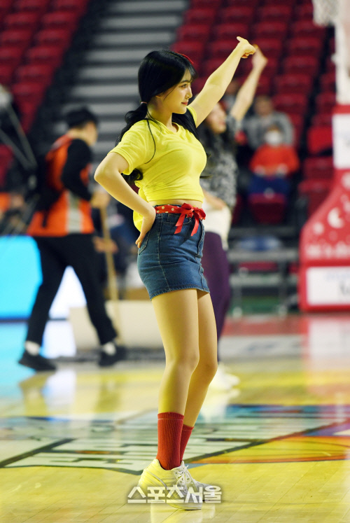 [포토]전자랜드 치어리더, 몸매 뽐내며!