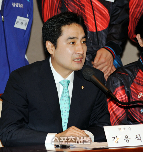 도도맘 무고교사 혐의로 고발당한 강용석 "변호사들 맞고소 할 것"