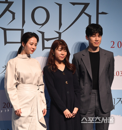 [포토] 송지효-손원평 감독-김무열, '침입자'에 많은 기대르~