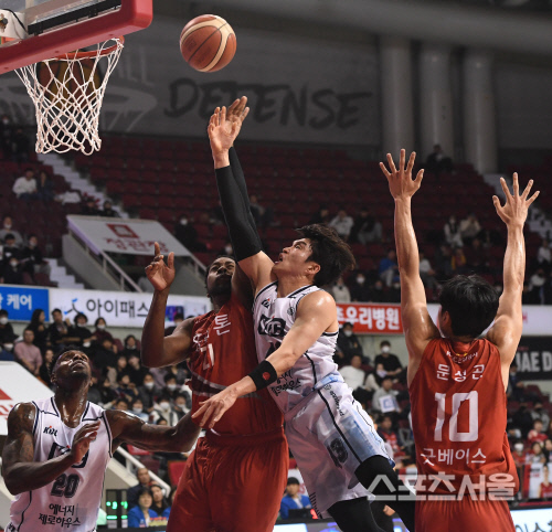 [포토] KCC 이대성, 과감한 공격!