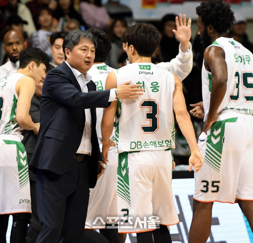 [포토] DB 이상범 감독, 허웅...좋았어~!