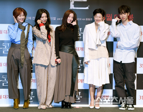 [포토] 김성령-박신혜-전종서-이엘, 신박한 포토타임~