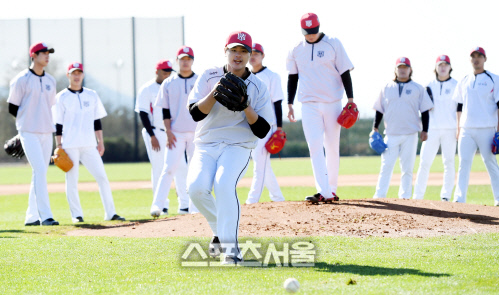 [포토] kt 손동현 '땀은 배신하지 않아'