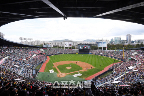 연평균 1000억원 외형확장 걸음마 단계[SS 심층진단-KBO산업화①]