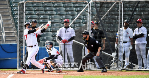 [포토] 황재균 '제대로 맞았어'