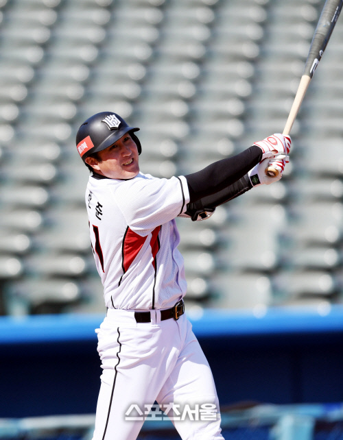 유한준 "2년 뒤 현역 연장? 그전에 모든 것 쏟아붓는다"[애리조나 人터뷰]