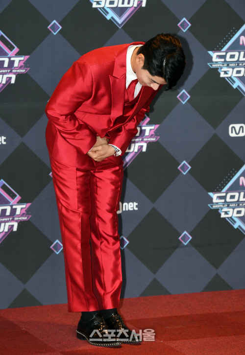 [포토]신인가수 이이경 인사드립니다!