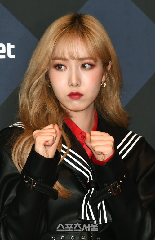 [포토]여자친구 신비, 주먹 불끈!