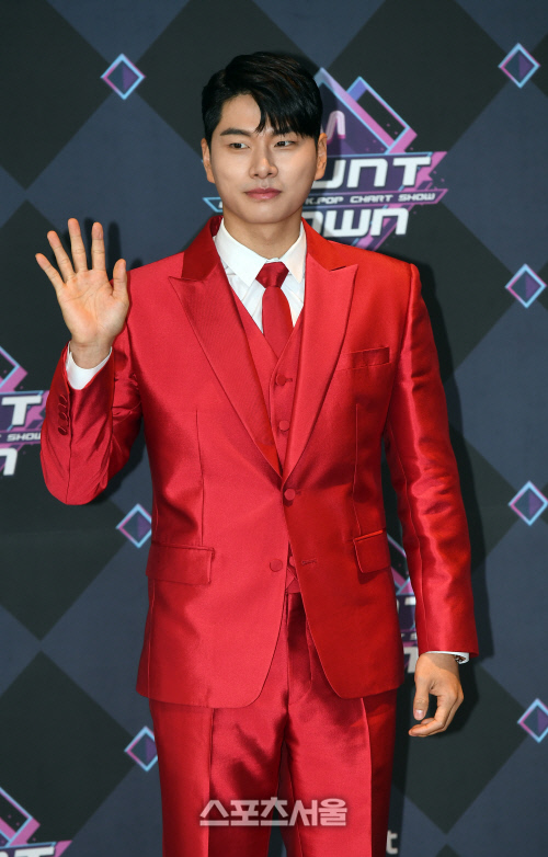 [포토]이이경, 가수로 인사드립니다!