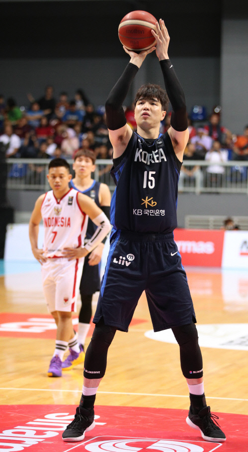 대표팀 주장 김종규 "태국전도 자부심 가지고 최선다하겠다"