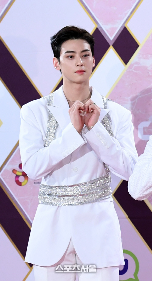 차은우, 코로나19 피해 돕기 위해 3000만원 기부…선행까지 '훈훈'[공식]