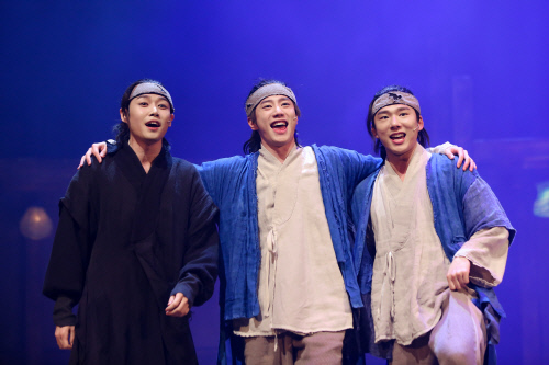 첨부파일2_외쳐잔칫날공연사진