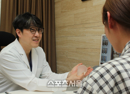 가슴보형물에 관한 여성들의 궁금증 '베스트 11'