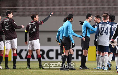 [포토] 맬버른 빅토리, FC서울에 패한 뒤 격앙된 반응?