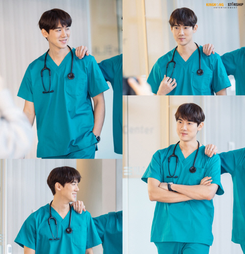 '슬기로운 의사생활' 유연석, 포스터 비하인드 공개…훈훈 소아외과 교수 변신