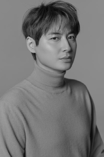 가수 겸 뮤지컬배우 이지훈, 코로나19 극복 위해 1000만원 기부