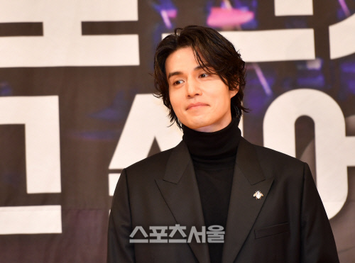 이동욱 측 "신천지 연예인? 허위사실 유포…강경 법적 대응"[전문]