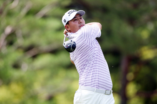 이번 시즌 KPGA 코리안투어 최장신 선수인 이원준